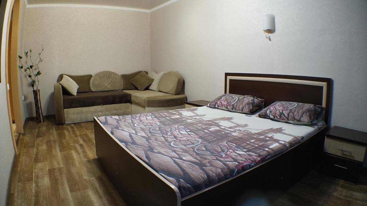 Апартаменты В Центре Металлургов 27 Kr Apartments Kryvyi Rih Exterior photo