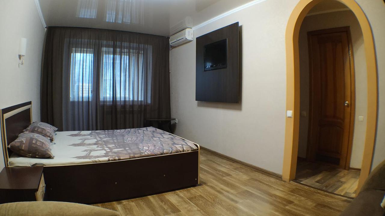 Апартаменты В Центре Металлургов 27 Kr Apartments Kryvyi Rih Exterior photo