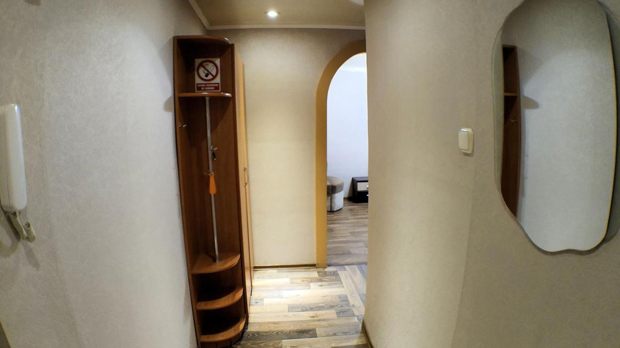 Апартаменты В Центре Металлургов 27 Kr Apartments Kryvyi Rih Exterior photo